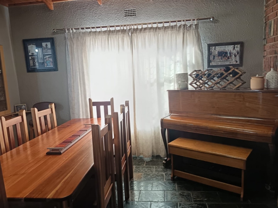 4 Bedroom Property for Sale in Carters Glen Northern Cape